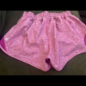 Lululemon Hottie hot size 4  - 2.5 inch. Perfect